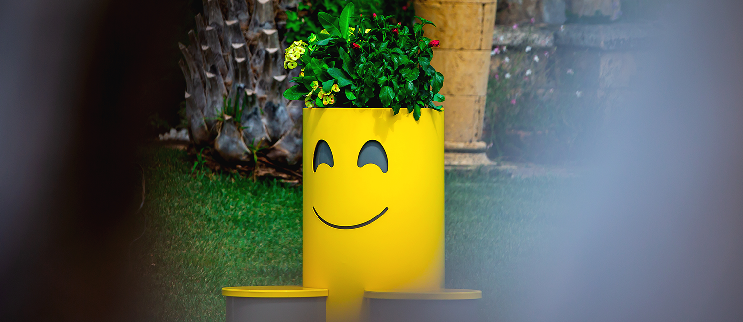 Tubetto seat with flower box